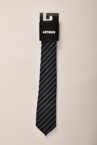 עניבה ברוחב קלאסי - דוגמת פסים אלכסונית מודגשת (שחור-פחם)